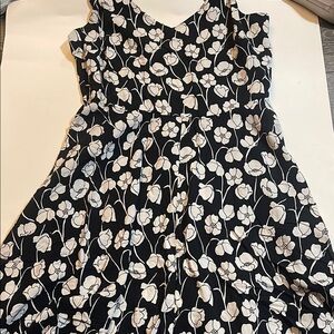 GAP Black and White Sleeveless Sundress with V-Neck
